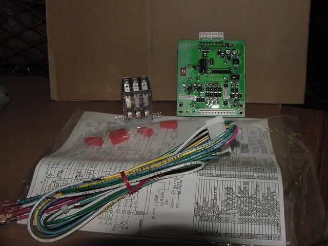 SK0476868-US20260702-105043-0 LENNOX 40W24 HEAT PUMP CO2 SENSOR FIELD CONVERSION KIT - Image 1