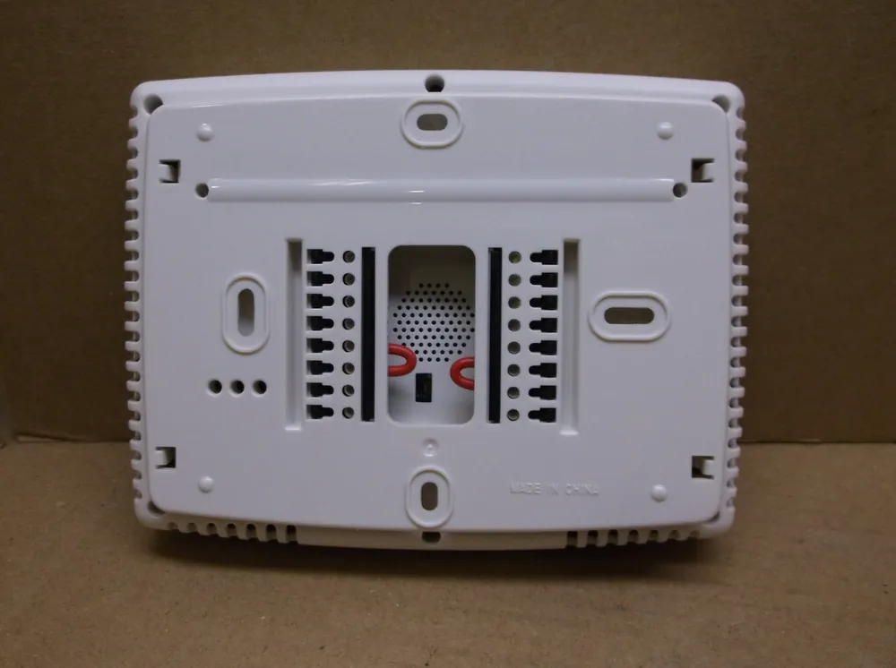 UNIVERSAL/MULTI-STAGE 300-SERIES DELUXE TOUCHSCREEN THERMOSTAT 7 DAT OR 5/1/1 PROGRAMMABLE 3-HEAT/2-COOL HARDWIRED OR BATTERY