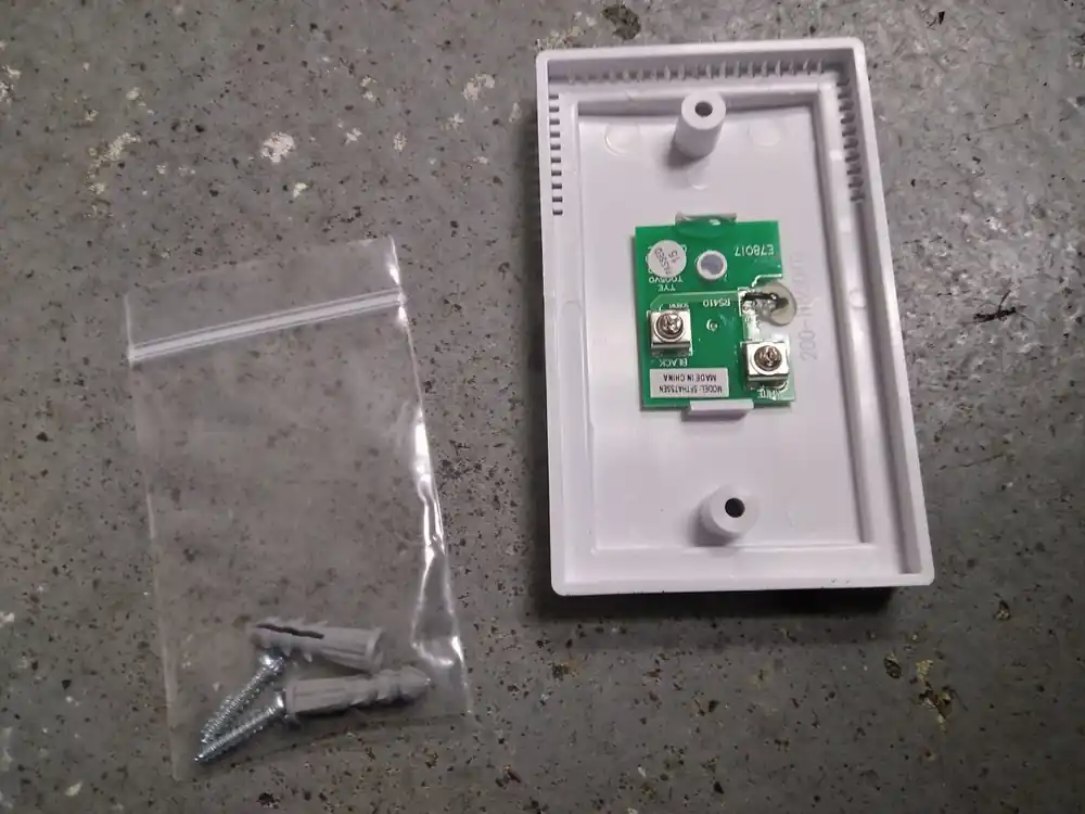 SK0501722-US20260702-105043-0 AIR TEMPERATURE SENSOR FOR USE WITH TOUCHSCREEN THERMOSTAT - Image 1